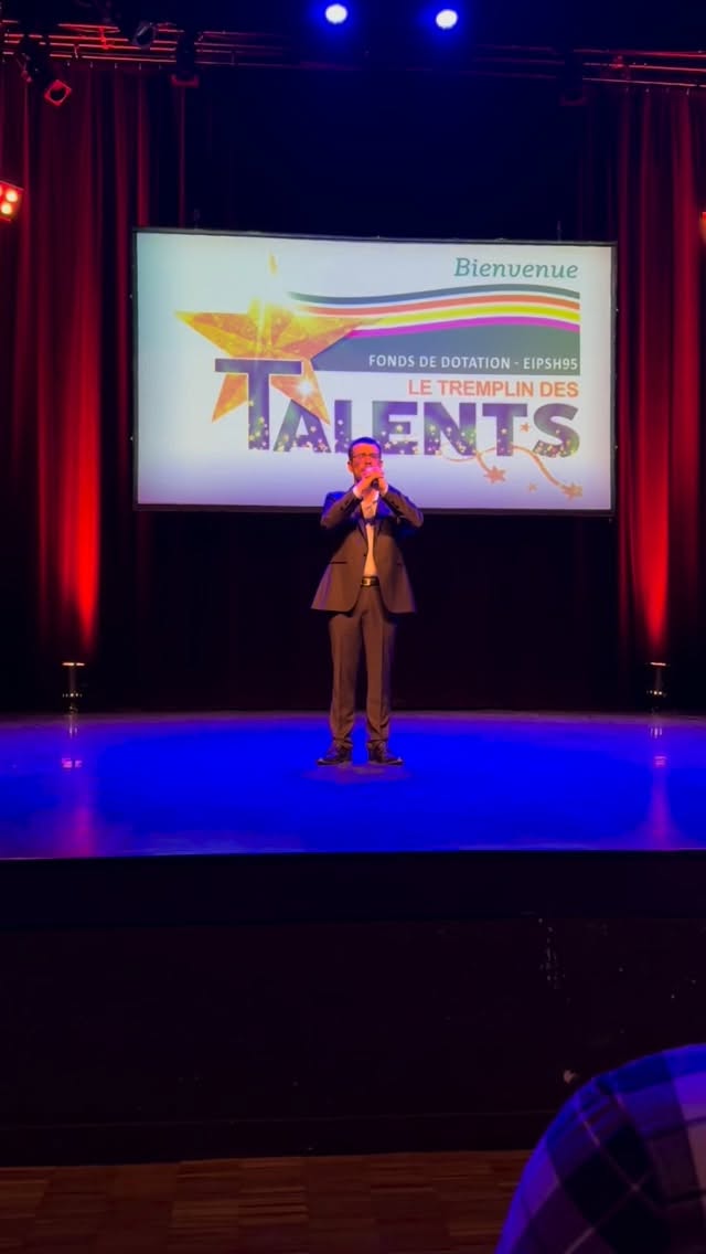 Hier, j’ai eu la chance d’être jury avec 3du Tremplin des Talents APAJH du Val-d’Oise… et honnêtement, c’était belle claque !
Les artistes qui sont montés sur scène ont tout donné, chacun avec son univers, son histoire, son énergie. Une soirée comme celle-ci te rappelle à quel point le talent et l’inclusion peuvent créer quelque chose de puissant, presque hors du temps.

Je partage ici un extrait de quelques passages du soir. Un concentré d’émotion et de belles vibrations.
Bravo à toutes les personnes qui ont osé se présenter. Merci à @laurie_labelevent de m’avoir permis de m’exprimer en tant que juré 🤗

#tremplindestalents #apajh95 #solidarite #inclusion #spectacle #evenement #talents #culture #valdoise #cormeillesenparisis