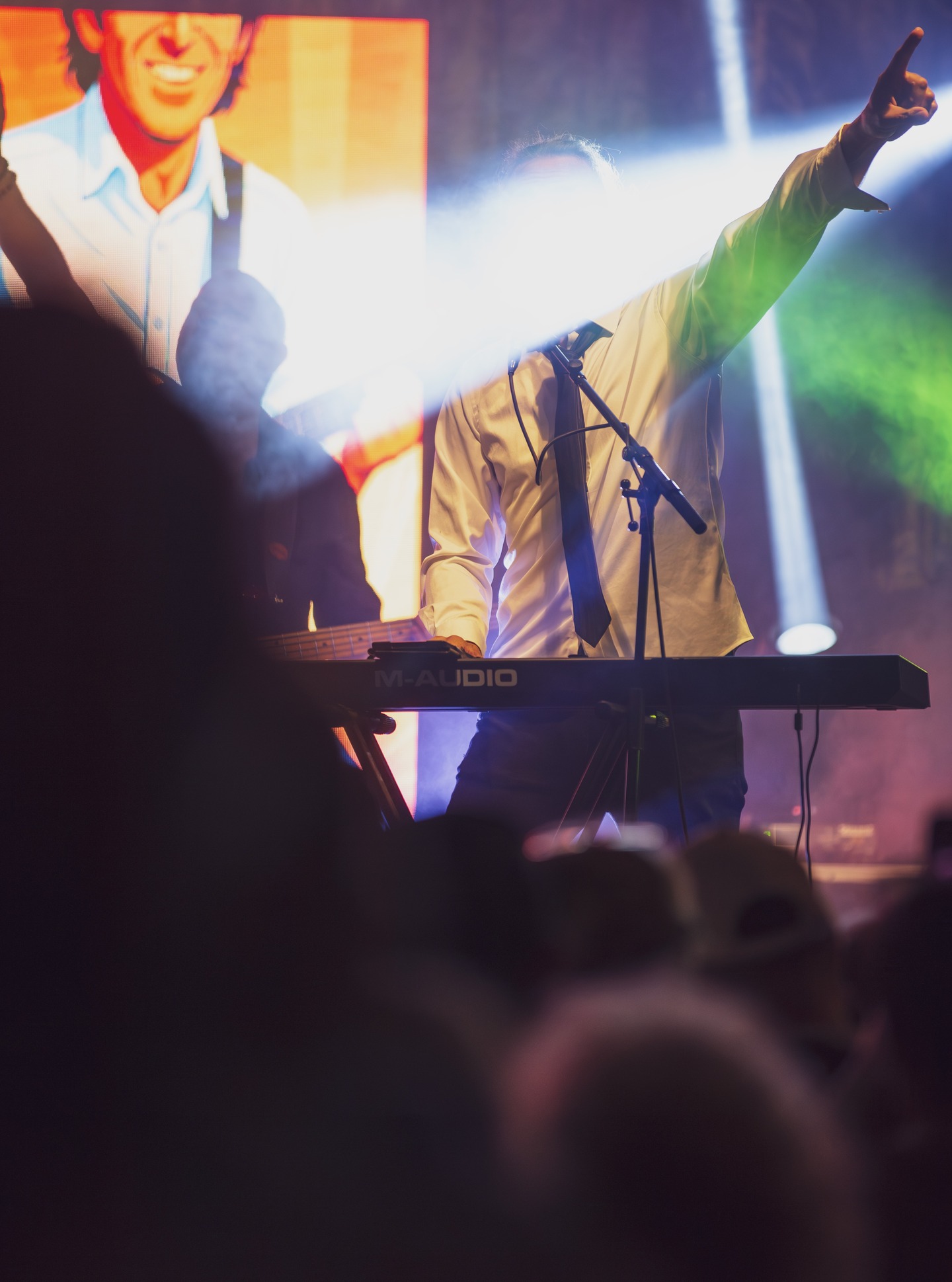 🎶 Brûlent les lights et vos regards, Volent, vos voix dans nos guitares, Belles, les mains des musiciens 🎶

Photo de @matthieu_huck_caule réalisée sans trucage 😁 lors du concert des @nonhomologue à @villedefecamp