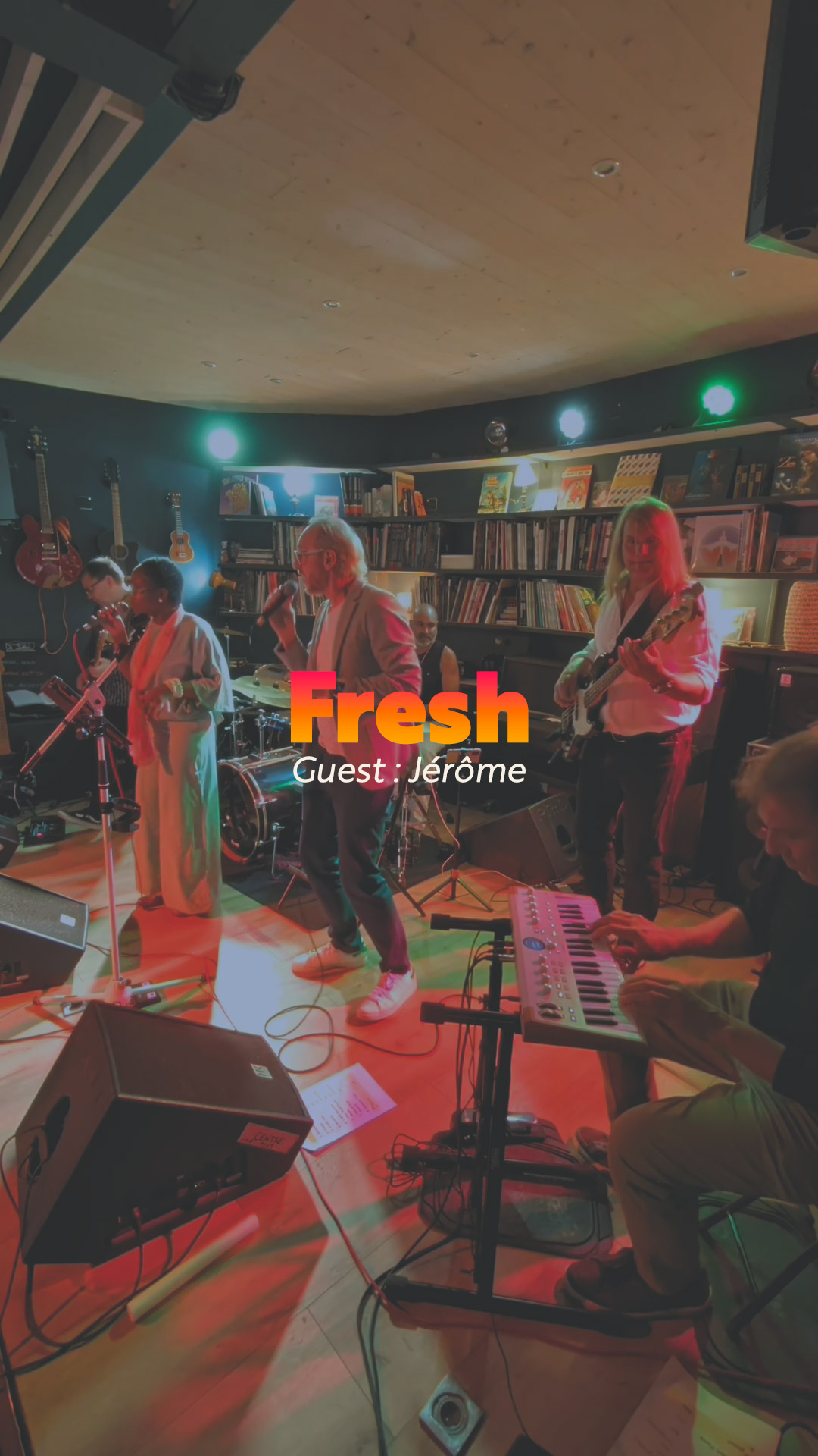 « On va vous parler d’une femme rafraîchissante… et excitante. »

Pour reprendre Fresh de Kool & The Gang, nous avons invité notre ami @jeromethierrycom à nous rejoindre au chant, le temps d’un titre. Et quelle ambiance !

Merci à @la_vache_a_lunettes à Gisors pour l’accueil, et à Jérôme d’avoir partagé ce moment avec nous 🙂

#fresh #nextmusiclive #lavachealunettes