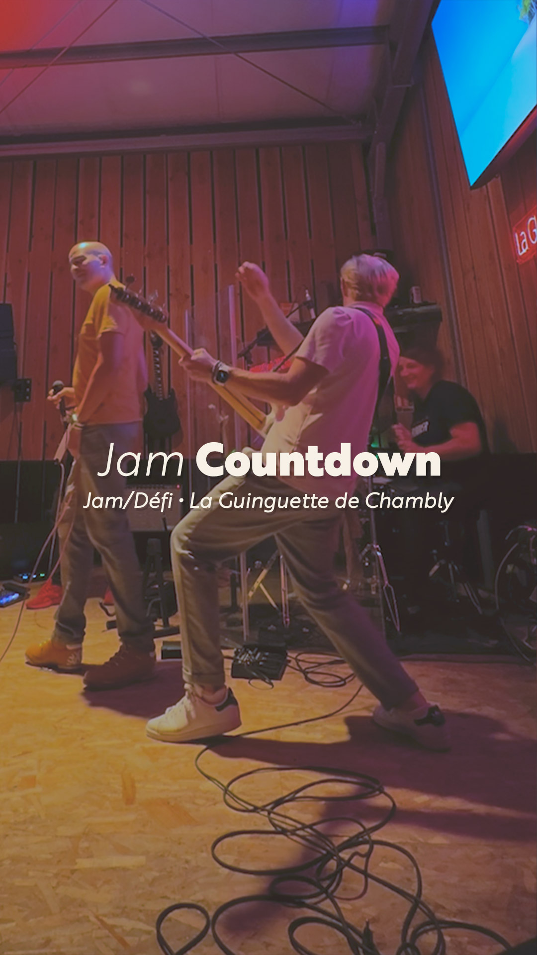 Dimanche soir, à la jam de la @la_guinguette_de_chambly, @jeromegunputrar nous a proposé quelques défis. Parmi eux : The Final Countdown 🤘🏻

Les solos de guitare de ce genre, ce n’est pas vraiment mon terrain de jeu. Et comme la place était déjà prise (ouf 😮‍💨😂), j’ai attrapé la/ma basse !

On s’est bien éclatés avec @mjphotography.fr au chant, Jean-Marc à la guitare, @ezeqk_patino au clavier et @laulau_vieu à la batterie.

#thefinalcountdown #jam #jamsession
