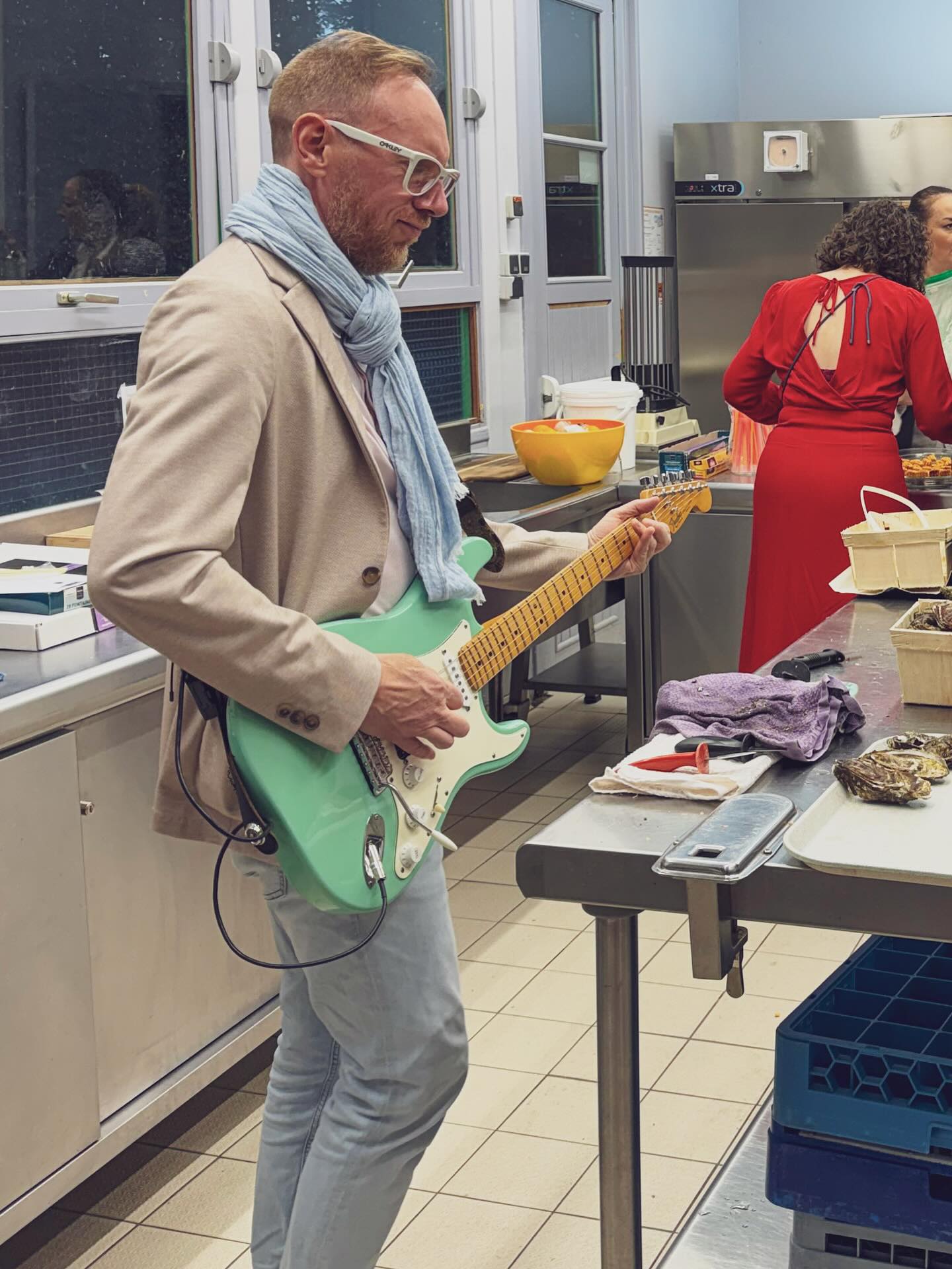 Balance en cuisine et supervision de l’ouverture des huîtres 🦪