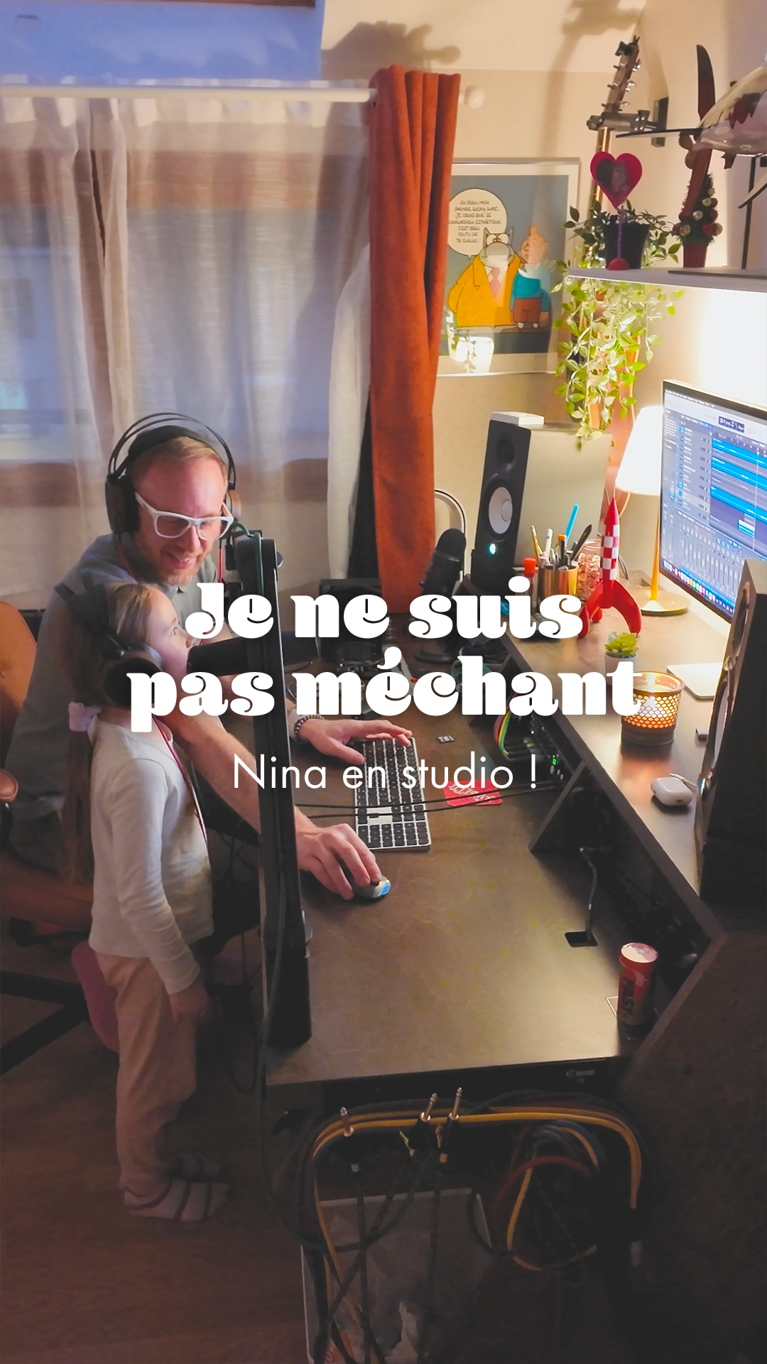 🎧🎤 La mignonnerie du jour 🎤🎧

Aujourd’hui, c’est séance studio avec Nina, bientôt 6 ans, casque sur les oreilles et micro devant elle…
Un refrain chanté avec le cœur, beaucoup de sérieux (et un peu de rigolade aussi).

Transmettre l’amour de la musique !

💛 Fier, attendri, et complètement fan. 💛

#amour #fille #musique #studio #momentsprecieux #papa #transmission #bonheur #chant #mignonnerie #famille #joiedevivre 🎶✨